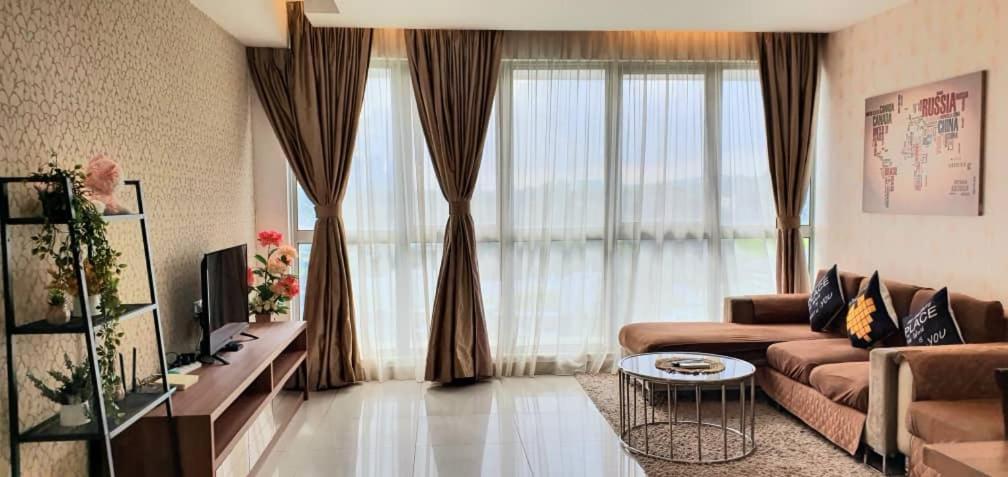 Regalia Suites With Infinity Pool Klcc By Staycation Homes Kuala Lumpur Dış mekan fotoğraf