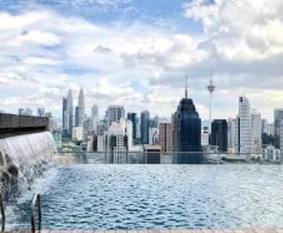 Regalia Suites With Infinity Pool Klcc By Staycation Homes Kuala Lumpur Dış mekan fotoğraf