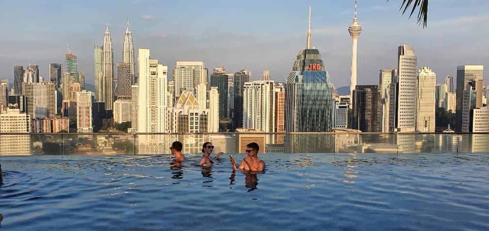 Regalia Suites With Infinity Pool Klcc By Staycation Homes Kuala Lumpur Dış mekan fotoğraf