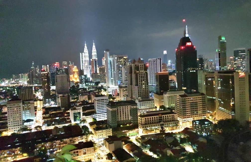 Regalia Suites With Infinity Pool Klcc By Staycation Homes Kuala Lumpur Dış mekan fotoğraf