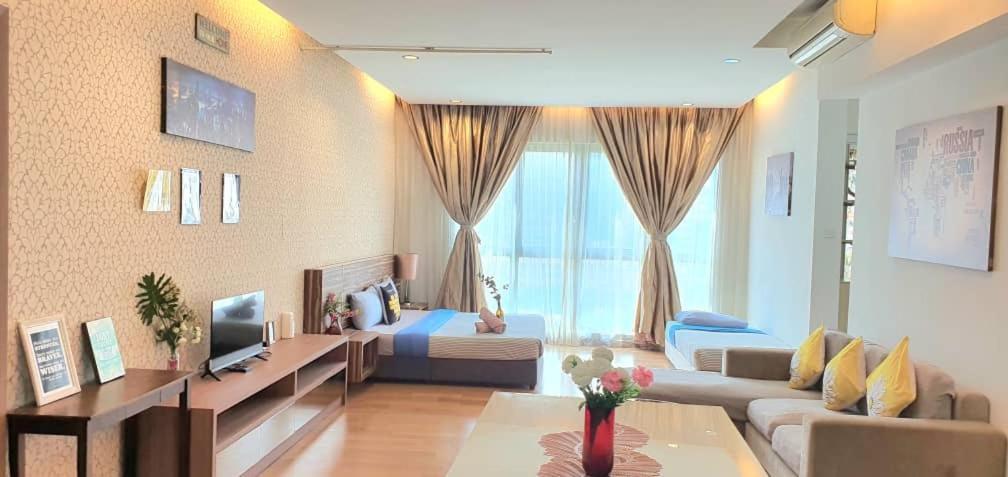 Regalia Suites With Infinity Pool Klcc By Staycation Homes Kuala Lumpur Dış mekan fotoğraf